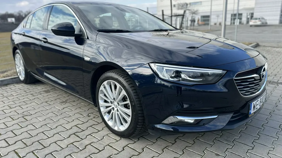 OPEL Insignia -