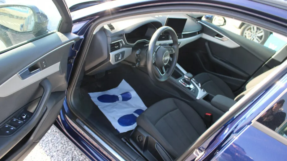 AUDI A4 -