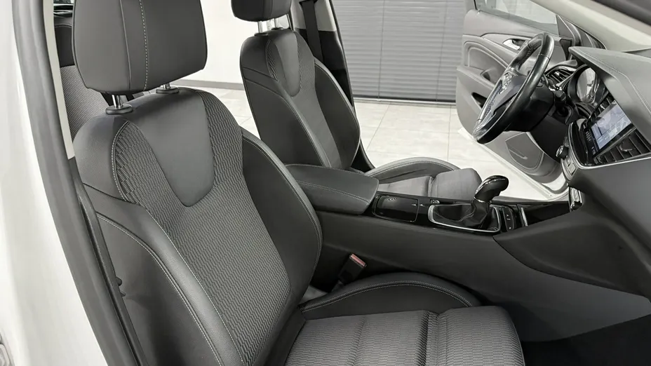 OPEL Insignia -