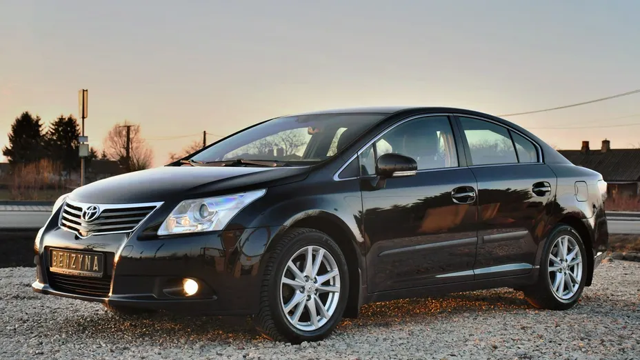 TOYOTA Avensis -