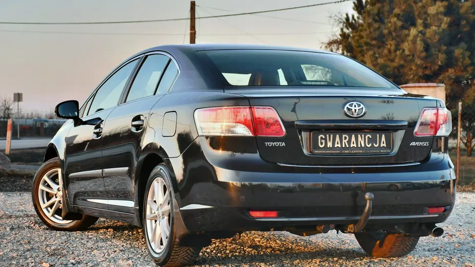 TOYOTA Avensis -