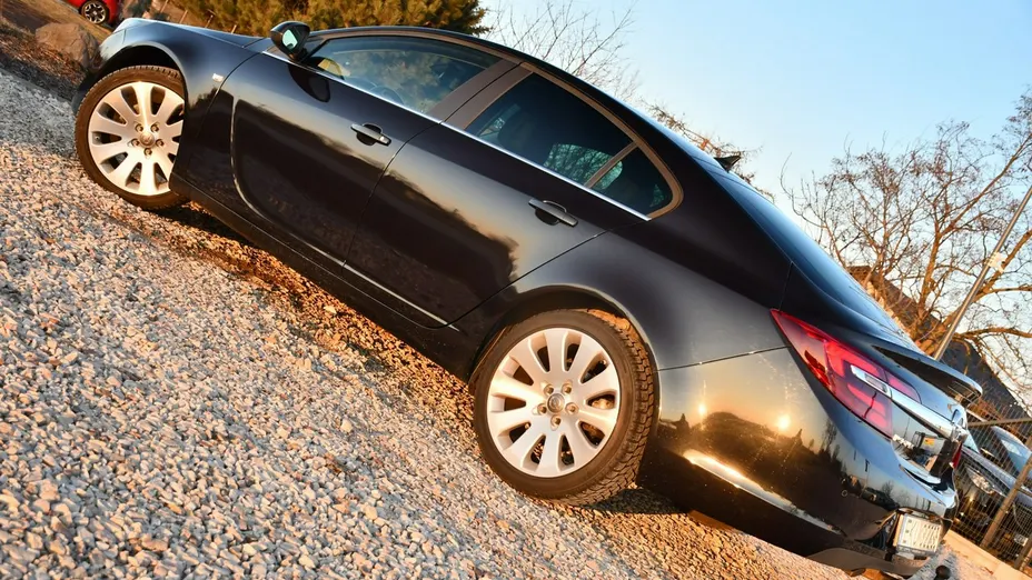 OPEL Insignia -