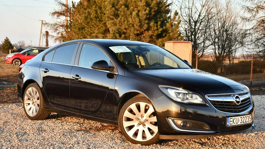 OPEL Insignia -