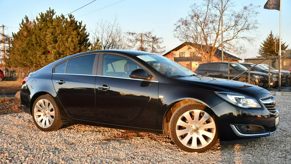 OPEL Insignia -
