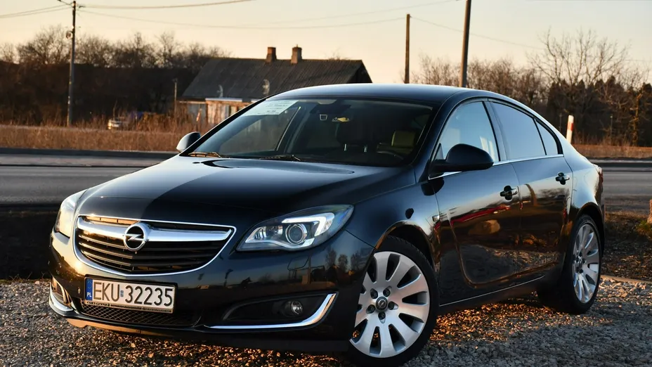 OPEL Insignia -