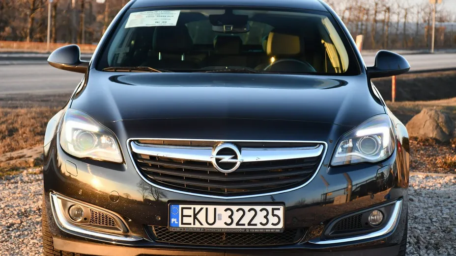 OPEL Insignia -