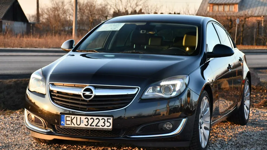 OPEL Insignia -