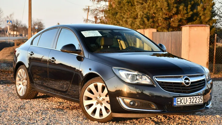 OPEL Insignia -