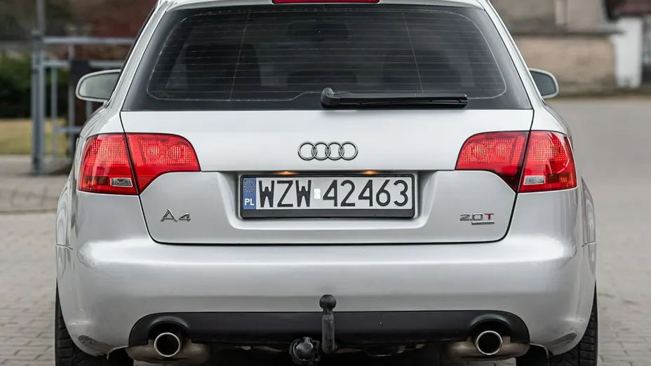 AUDI A4 -