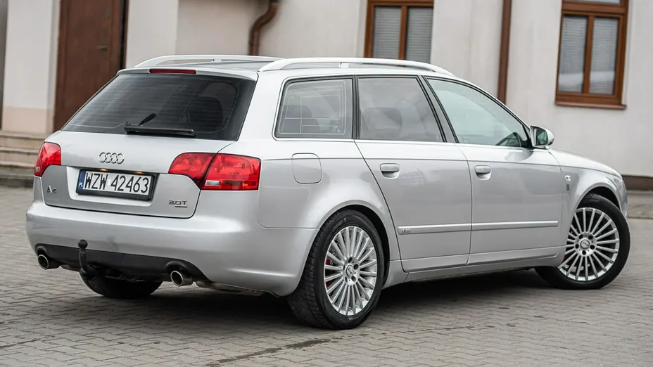 AUDI A4 -