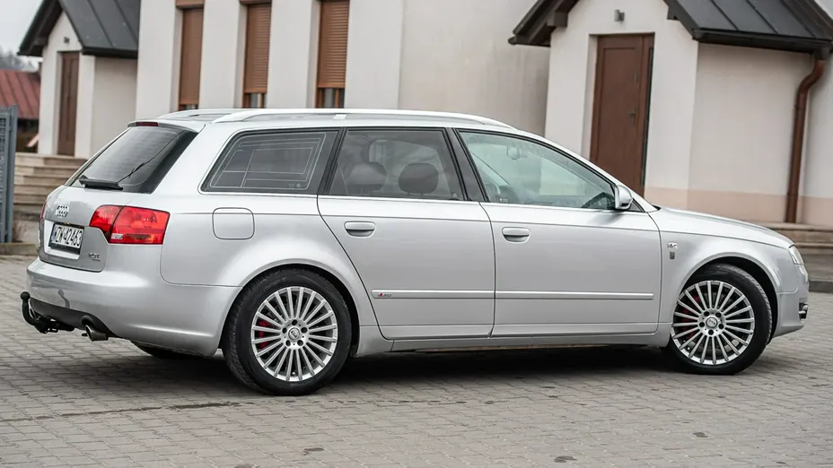 AUDI A4 -