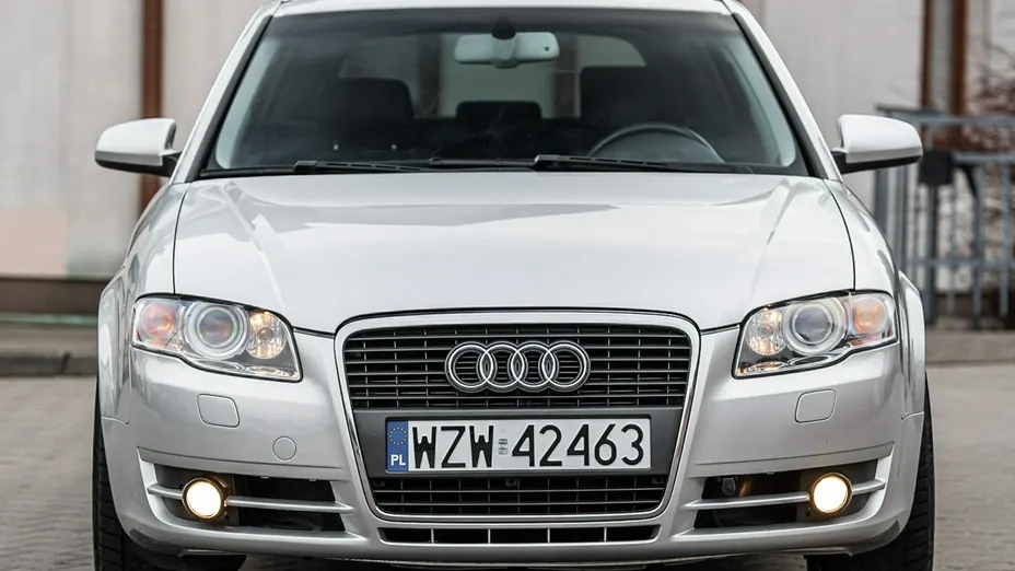 AUDI A4 -