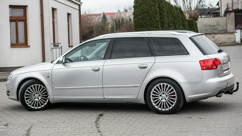 AUDI A4 -