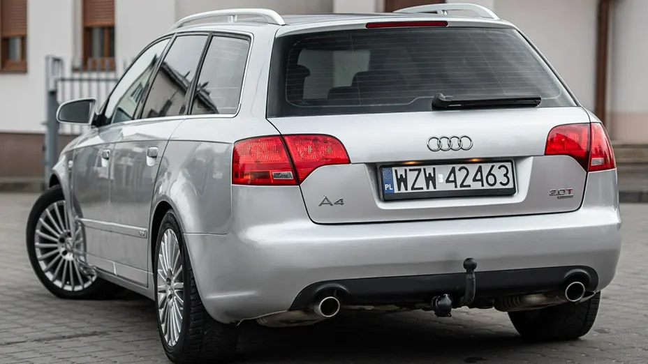 AUDI A4 -
