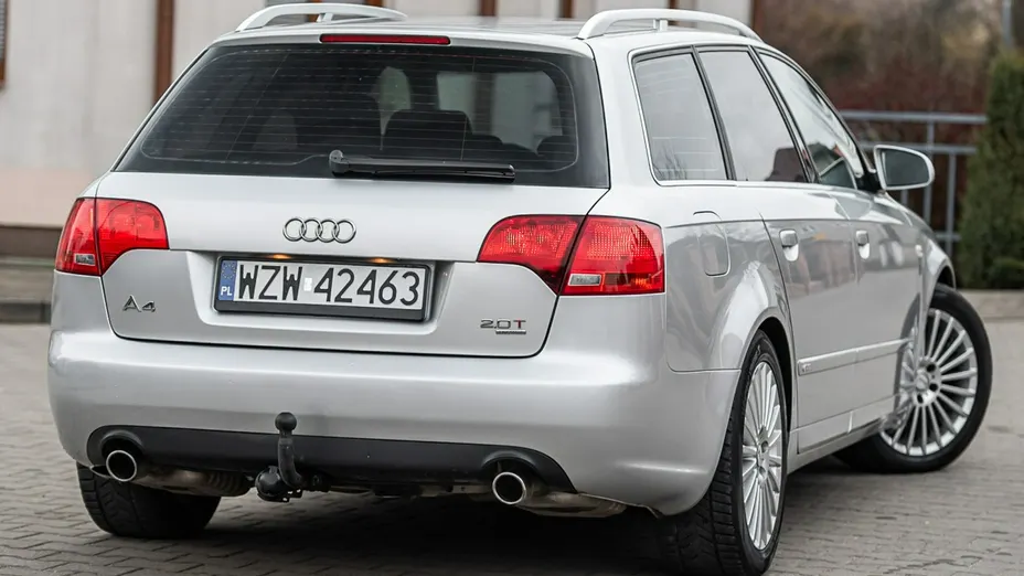 AUDI A4 -