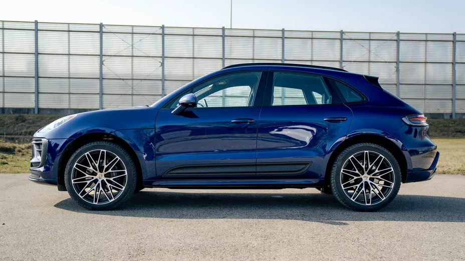 PORSCHE Macan -