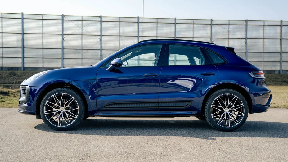 PORSCHE Macan -