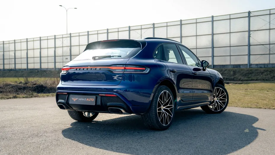PORSCHE Macan -