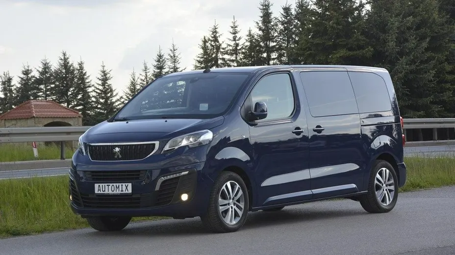 PEUGEOT Traveller -