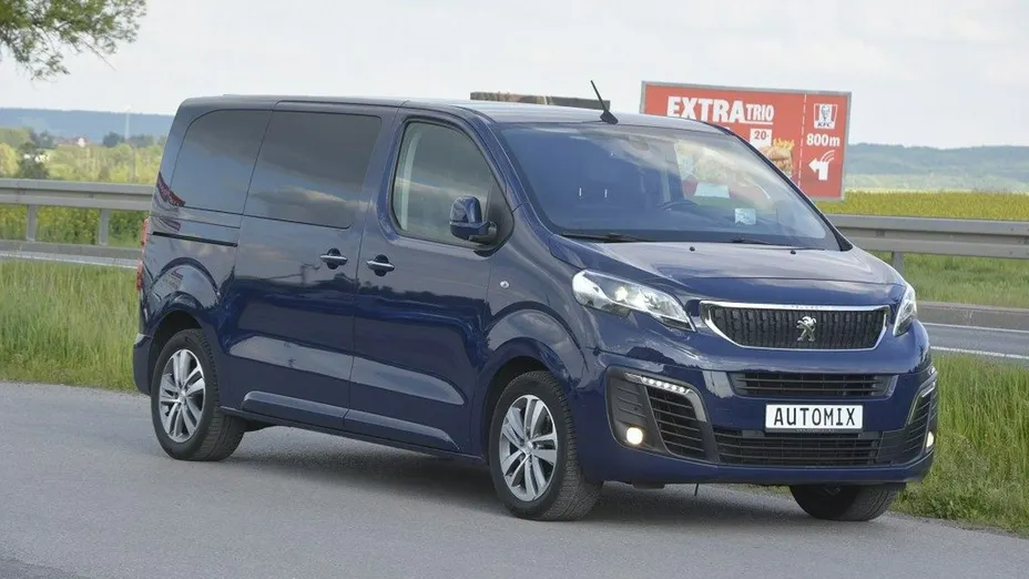 PEUGEOT Traveller -