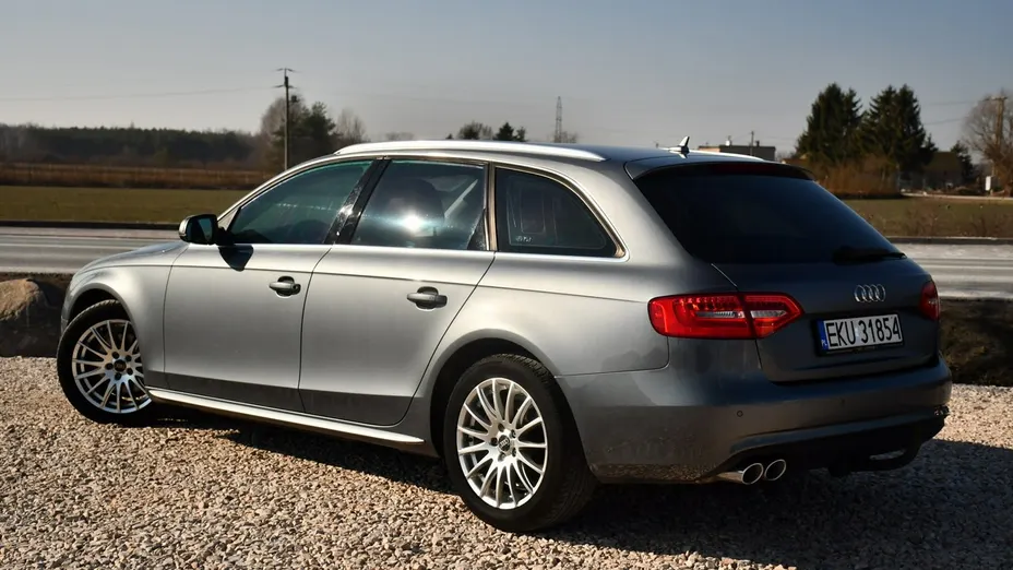 AUDI A4 -