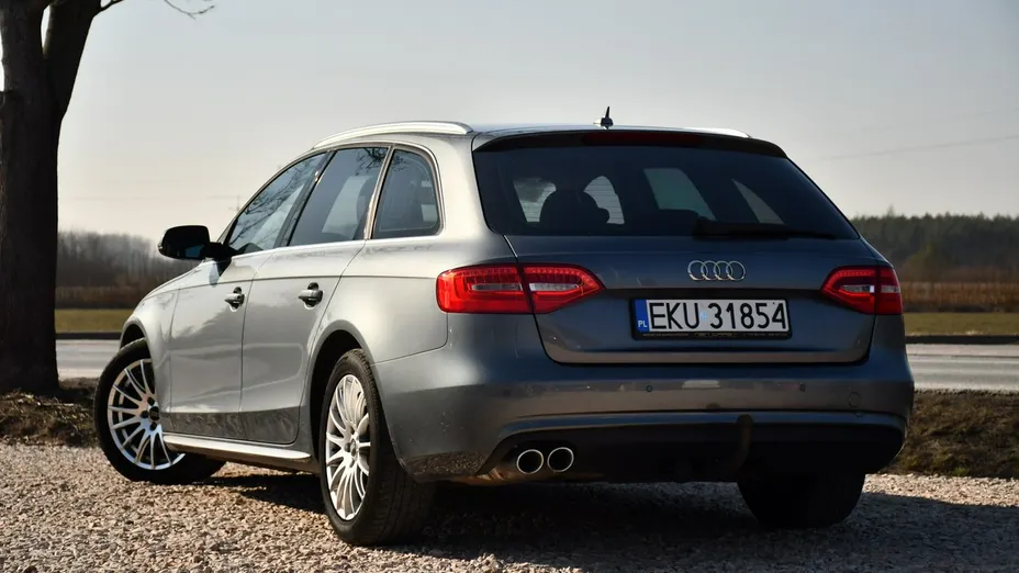 AUDI A4 -