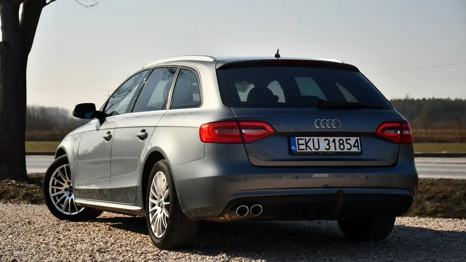 AUDI A4 -