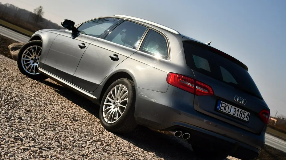 AUDI A4 -