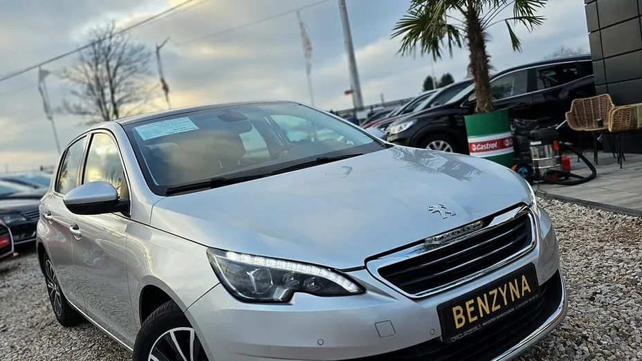 PEUGEOT 308 -