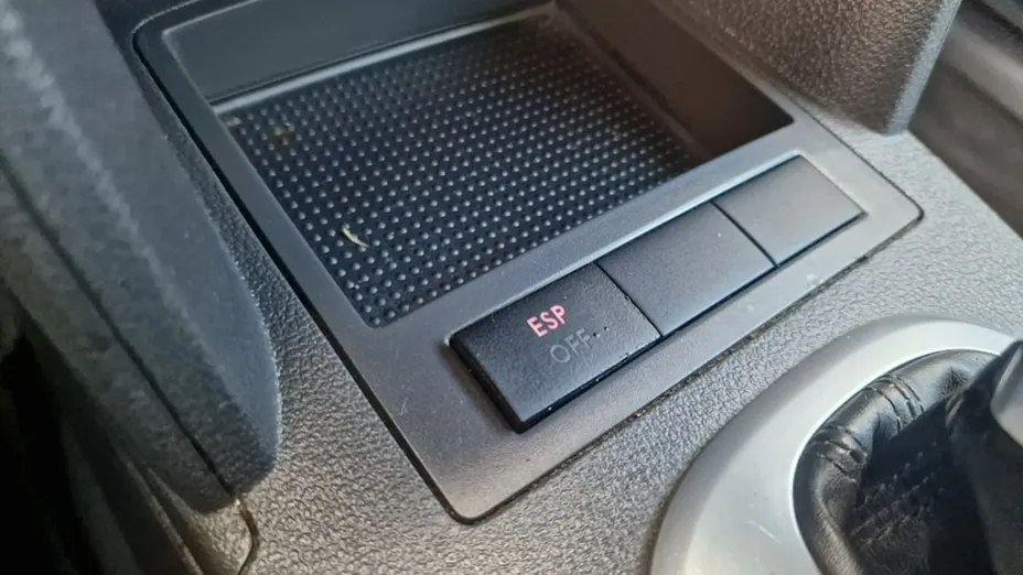VOLKSWAGEN Touran -