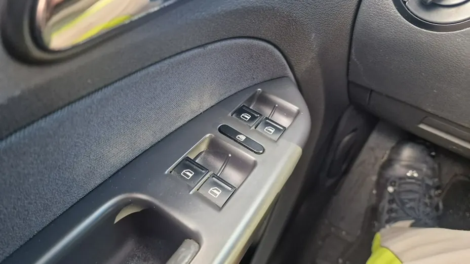 VOLKSWAGEN Touran -