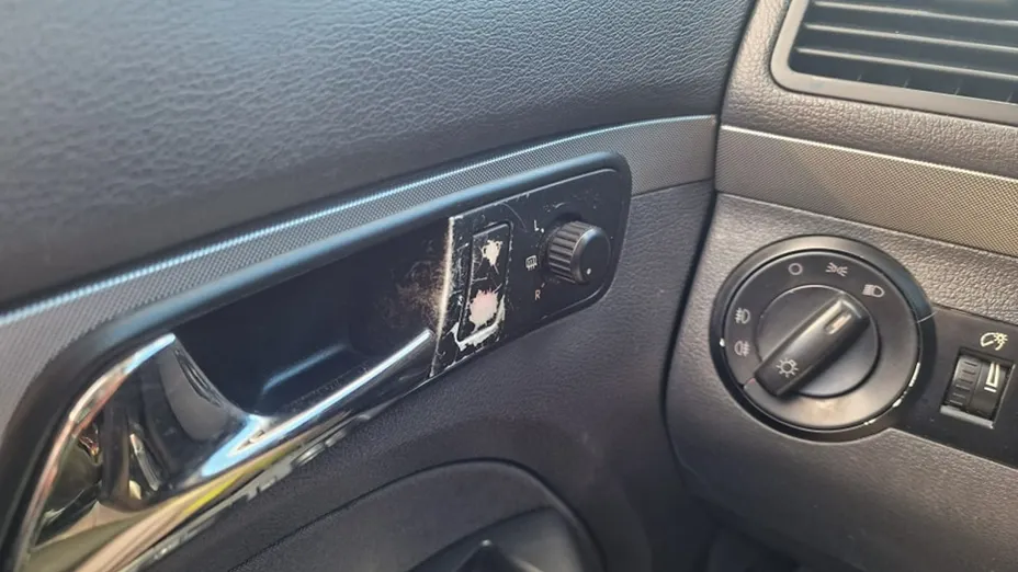 VOLKSWAGEN Touran -