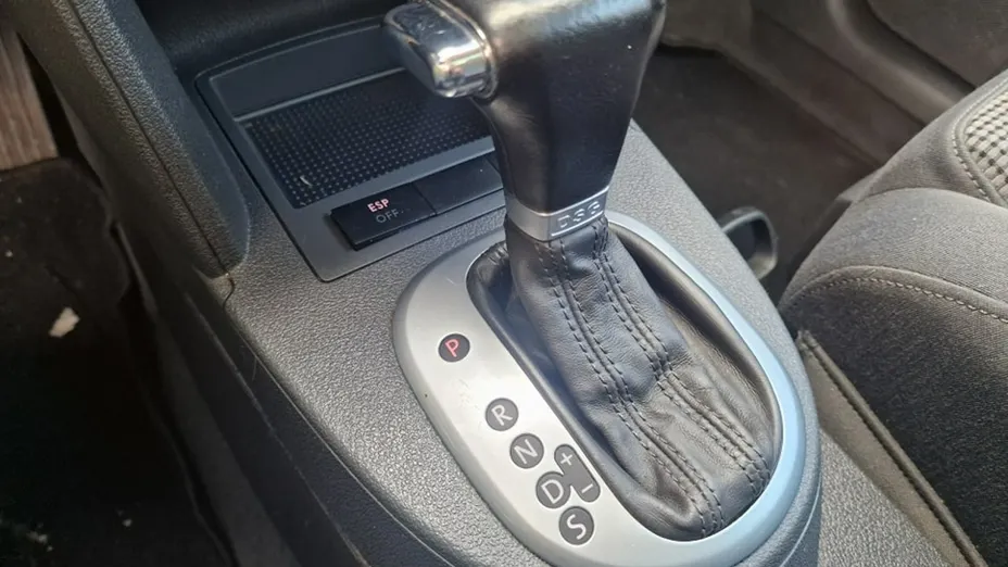 VOLKSWAGEN Touran -