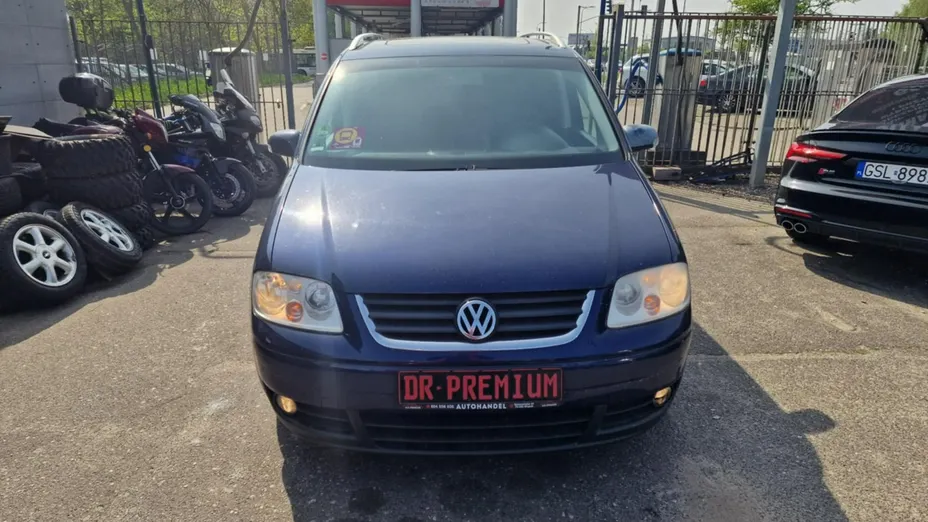 VOLKSWAGEN Touran -