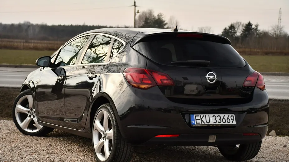 OPEL Astra -