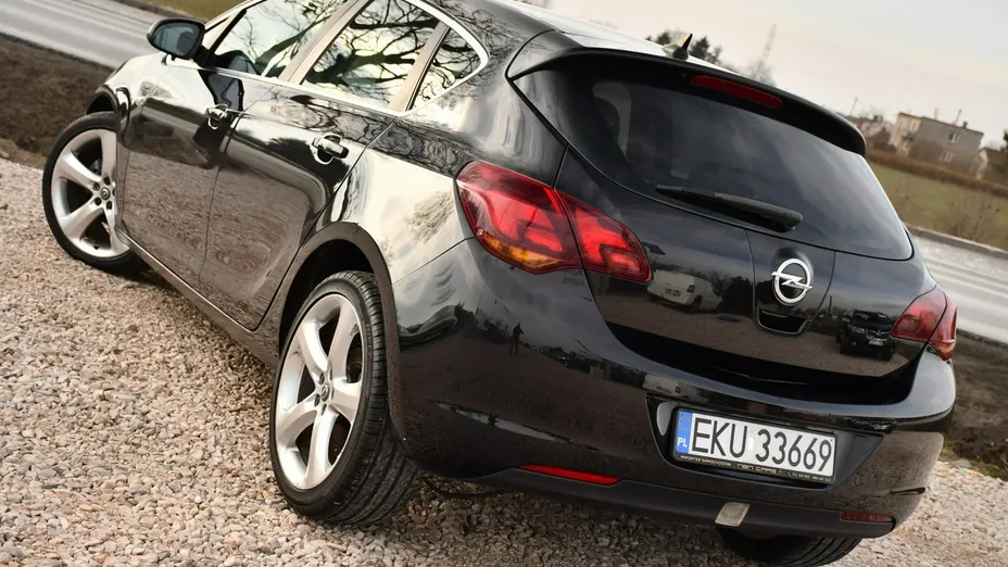 OPEL Astra -