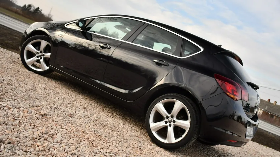 OPEL Astra -