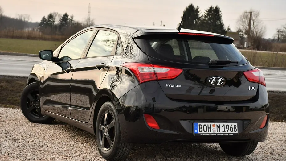 HYUNDAI i30 -
