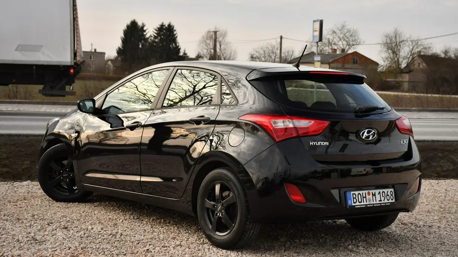 HYUNDAI i30 -