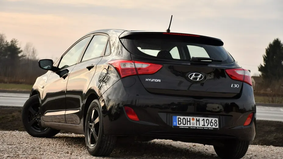 HYUNDAI i30 -