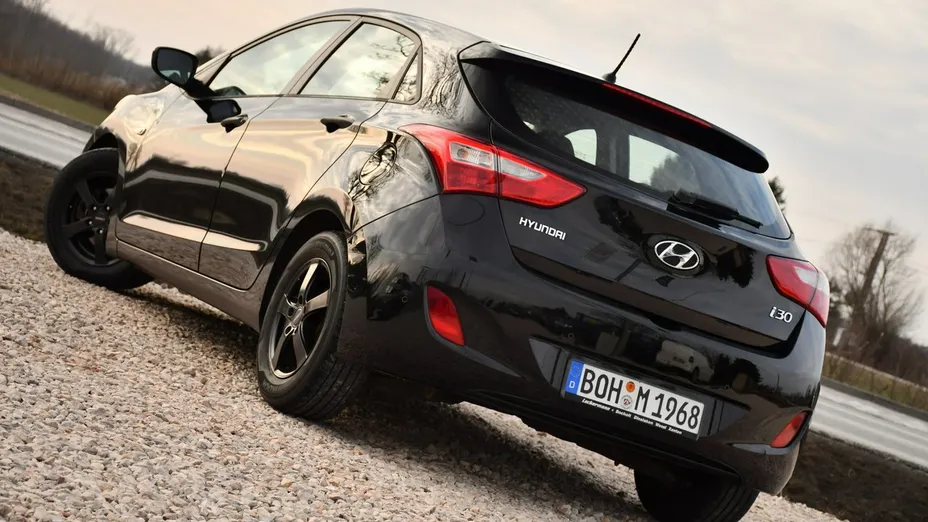 HYUNDAI i30 -