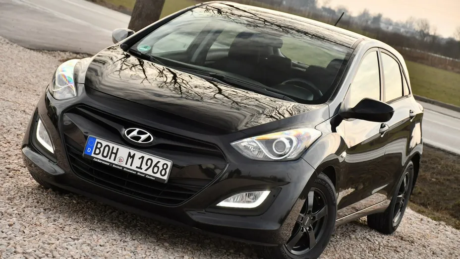 HYUNDAI i30 -