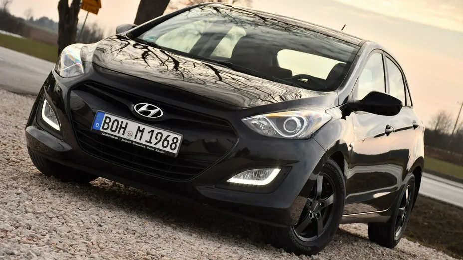 HYUNDAI i30 -