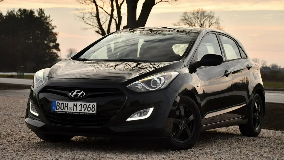 HYUNDAI i30 -