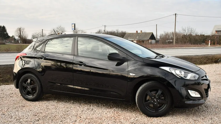 HYUNDAI i30 -