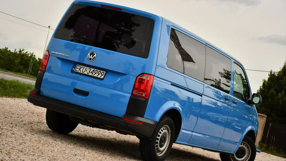 VOLKSWAGEN Transporter -