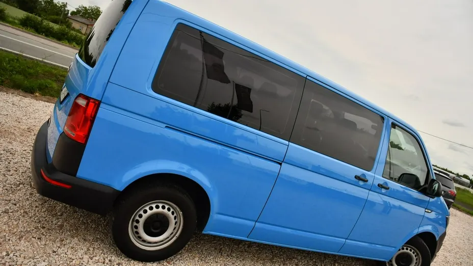 VOLKSWAGEN Transporter -