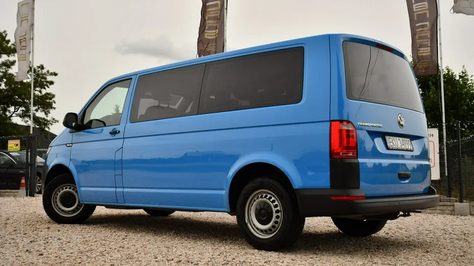 VOLKSWAGEN Transporter -
