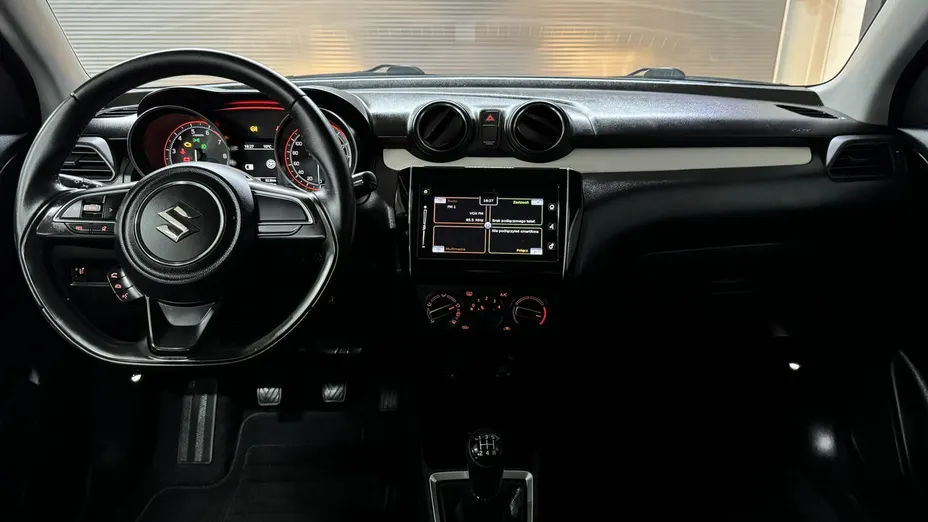 SUZUKI Swift -