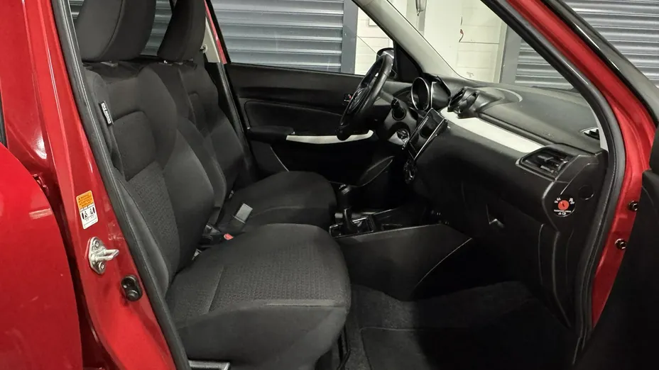 SUZUKI Swift -